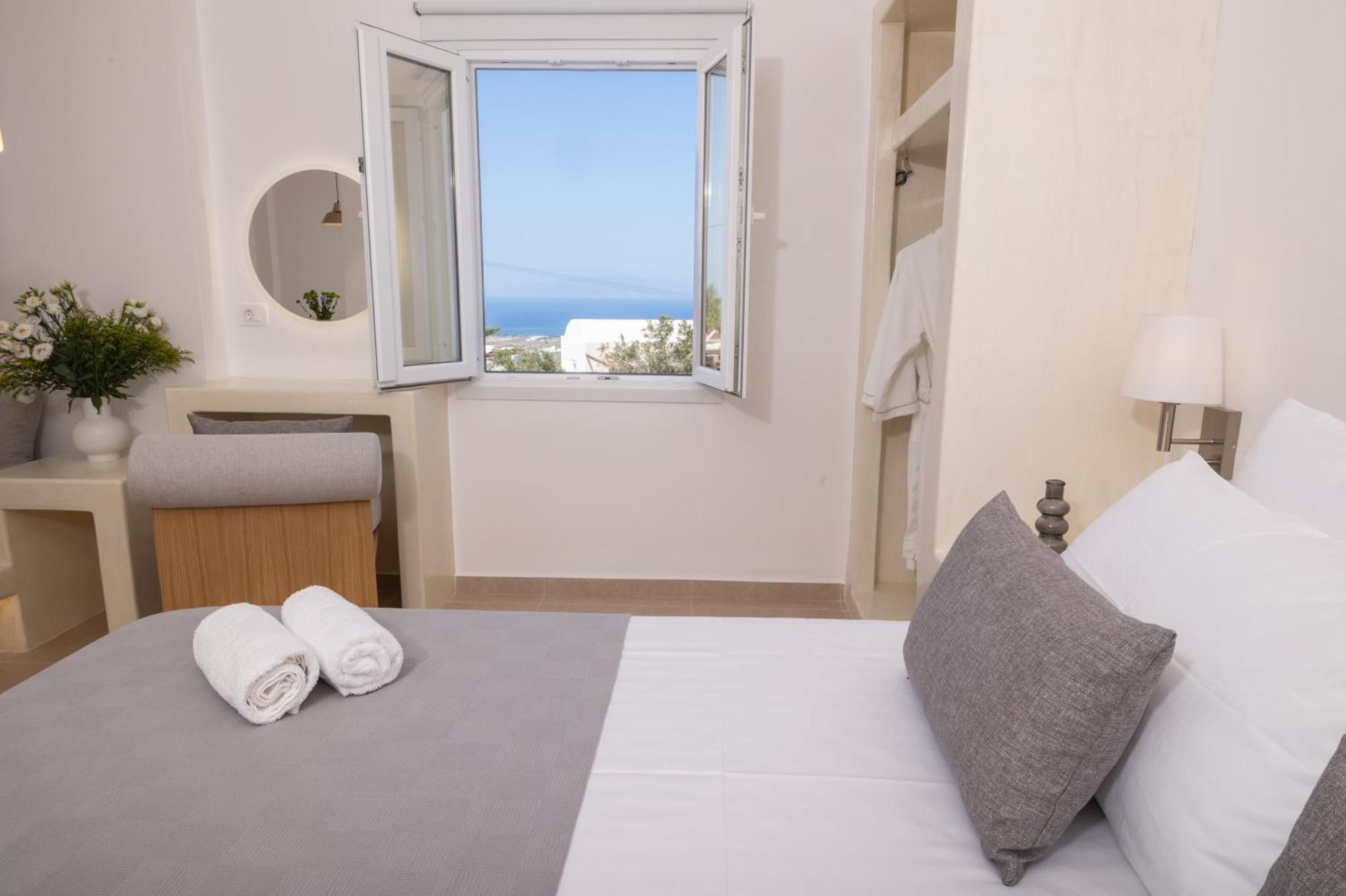 Theophrasti Suites Foinikia  Luaran gambar
