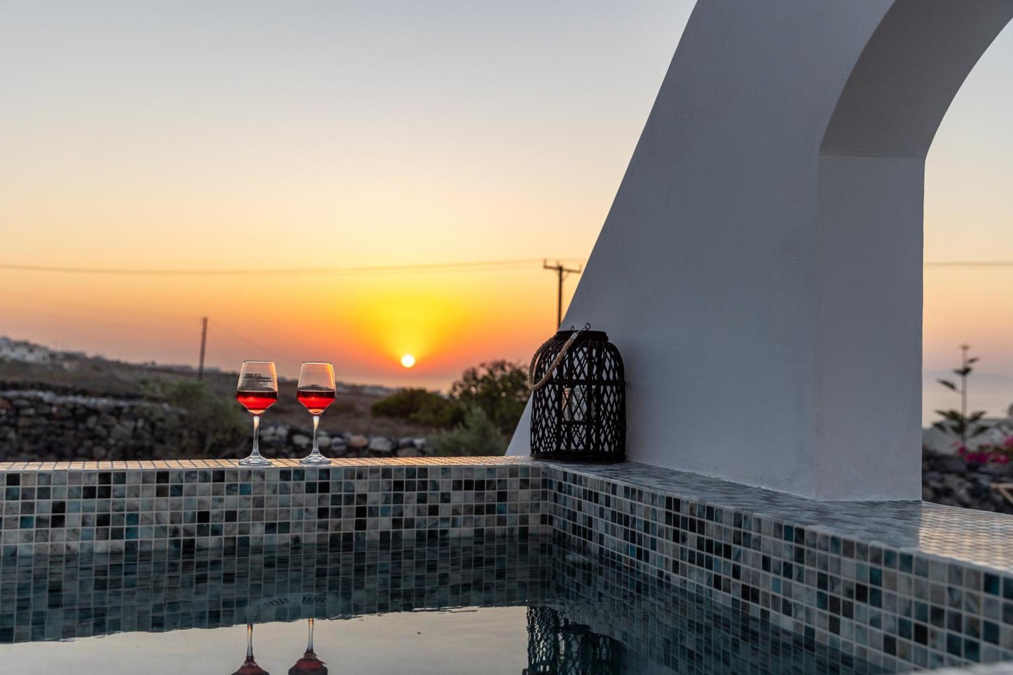 Theophrasti Suites Foinikia  Luaran gambar