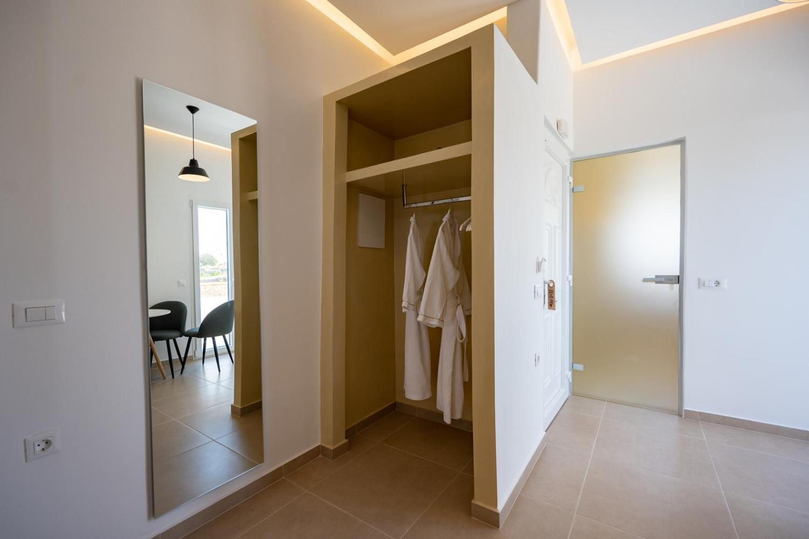 Theophrasti Suites Foinikia  Bilik gambar