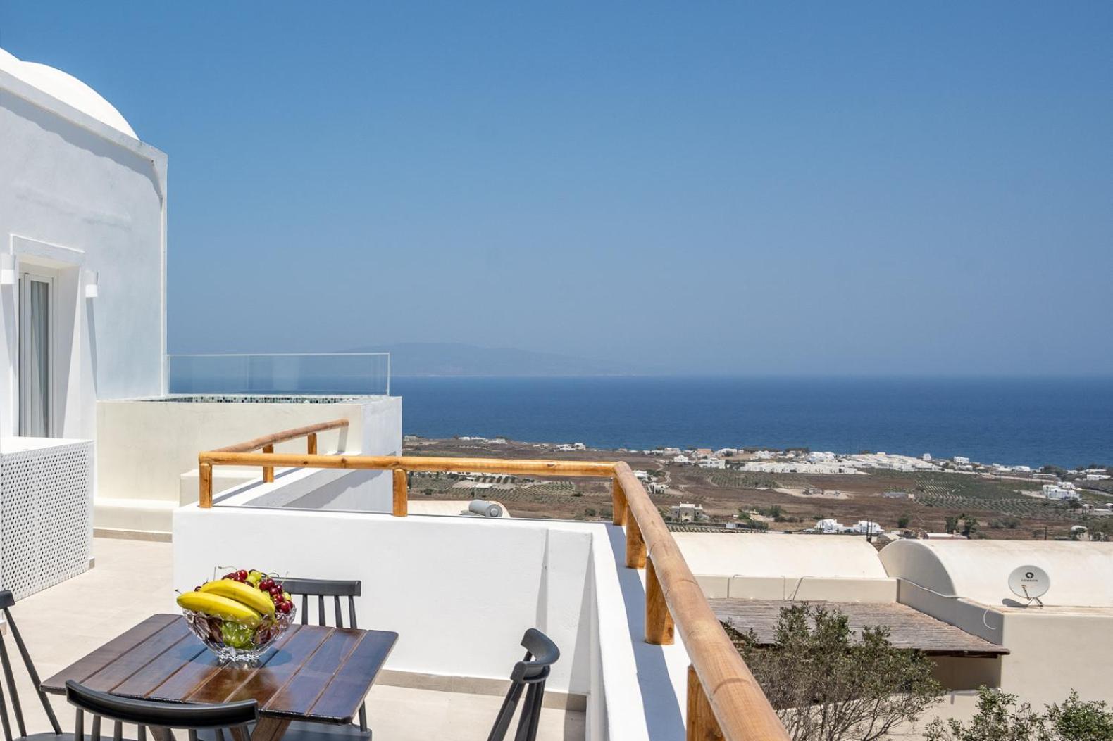 Theophrasti Suites Foinikia  Luaran gambar