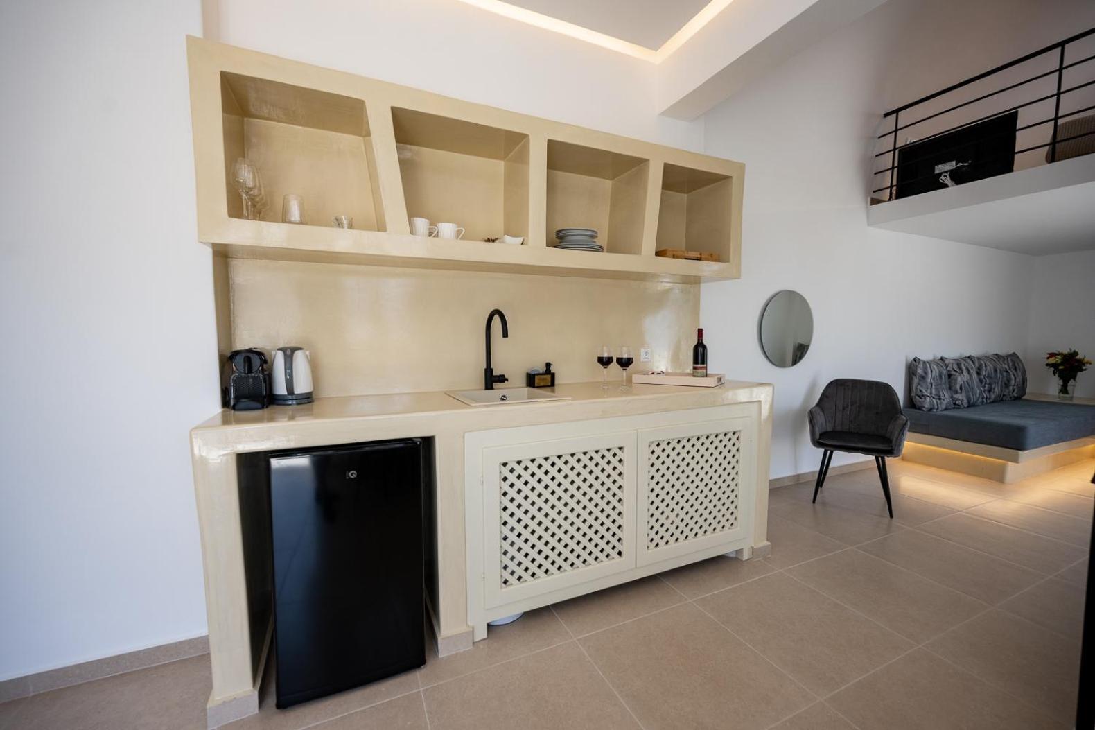 Theophrasti Suites Foinikia  Luaran gambar